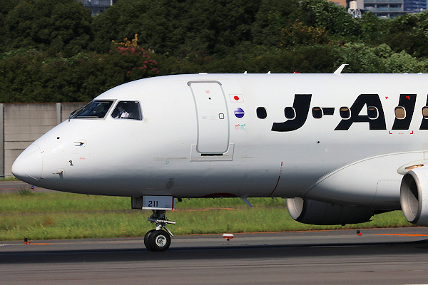 J-AIR E170（JA211J)