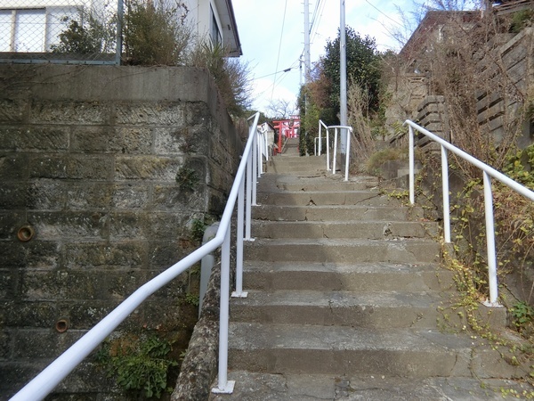 ３神社に繋がる階段