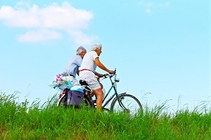 高齢夫婦　自転車