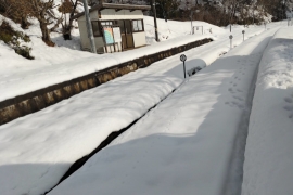 雪に埋もれた出雲坂根駅０３